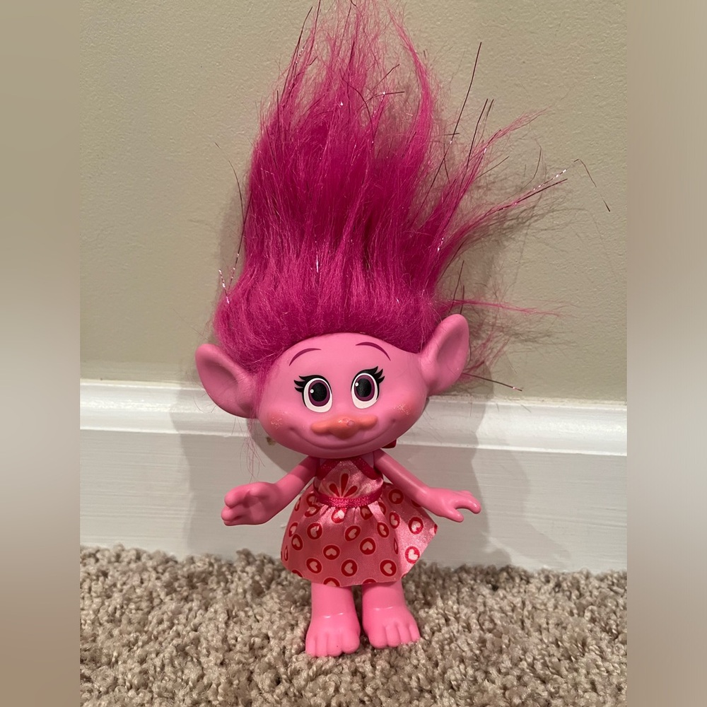 Dreamworks Trolls 5-inch Posable Figurines - Set of 4 - Branch Poppy Guy Diamond - Picture 2 of 5